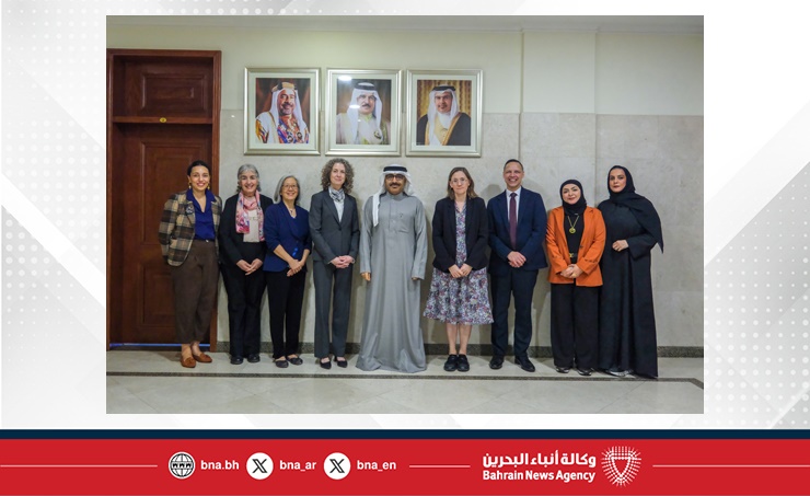 وزير التربية والتعليم يستقبل وفدا من جامعة بوسطن الأمريكية